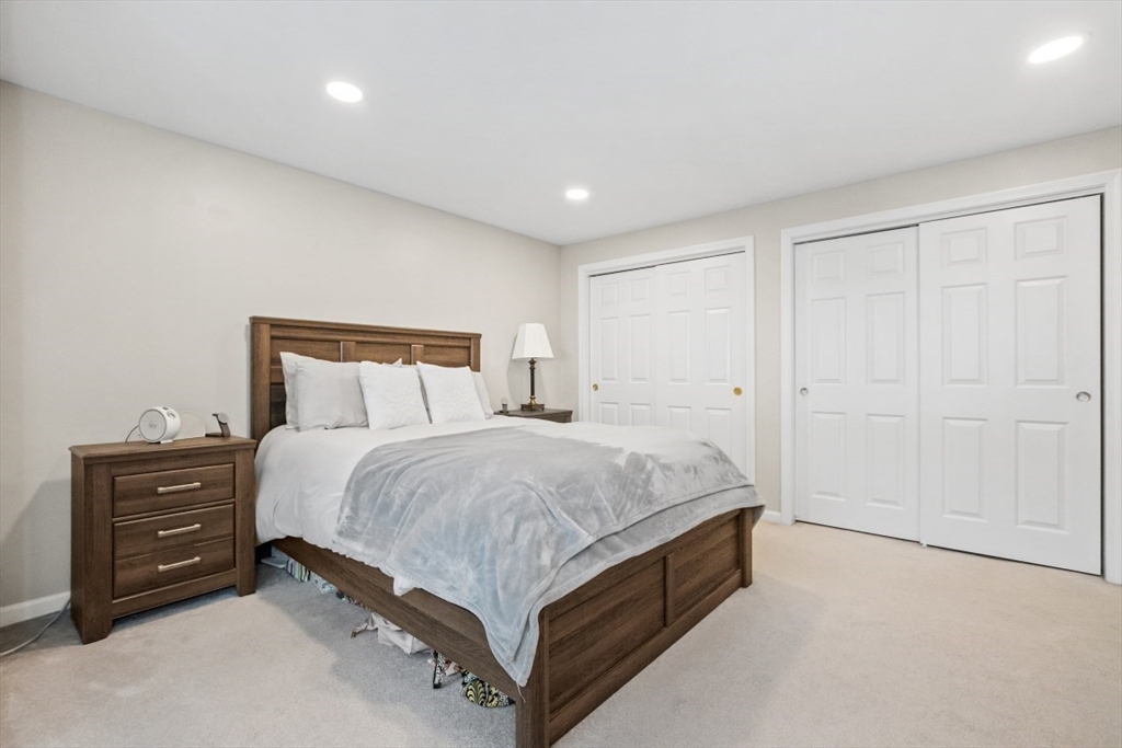 55 Randolph Dr # 55