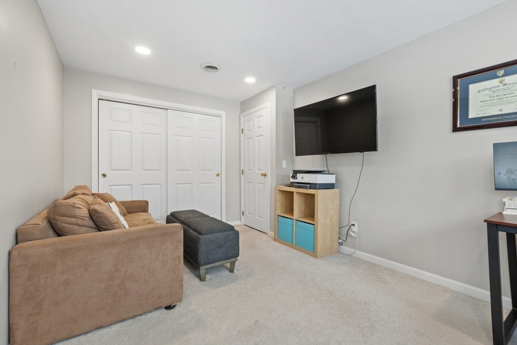 55 Randolph Dr # 55