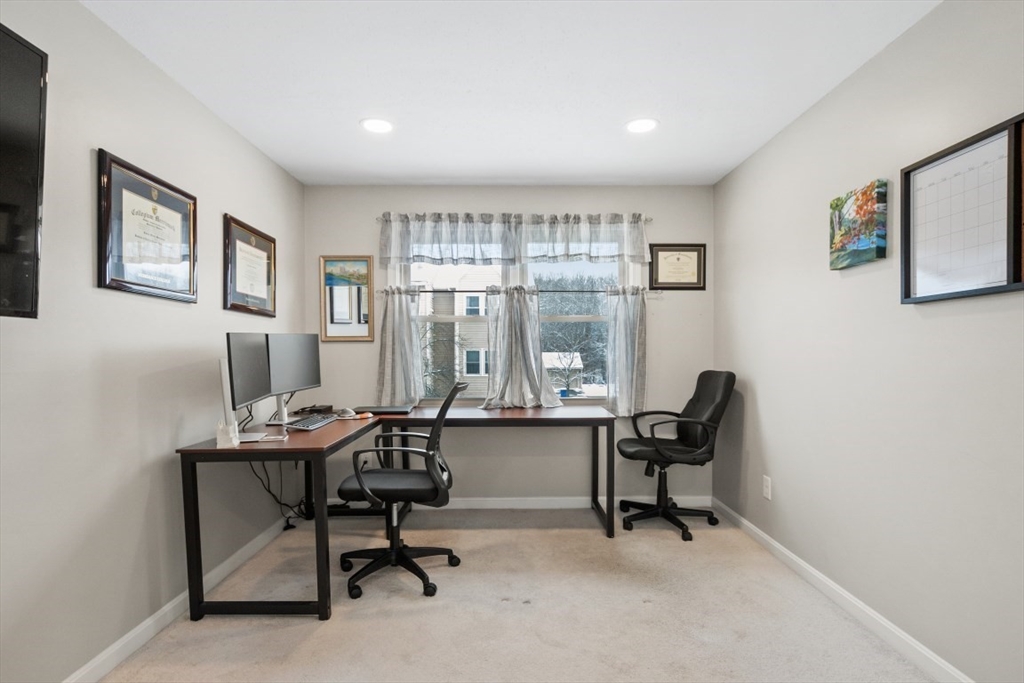 55 Randolph Dr # 55