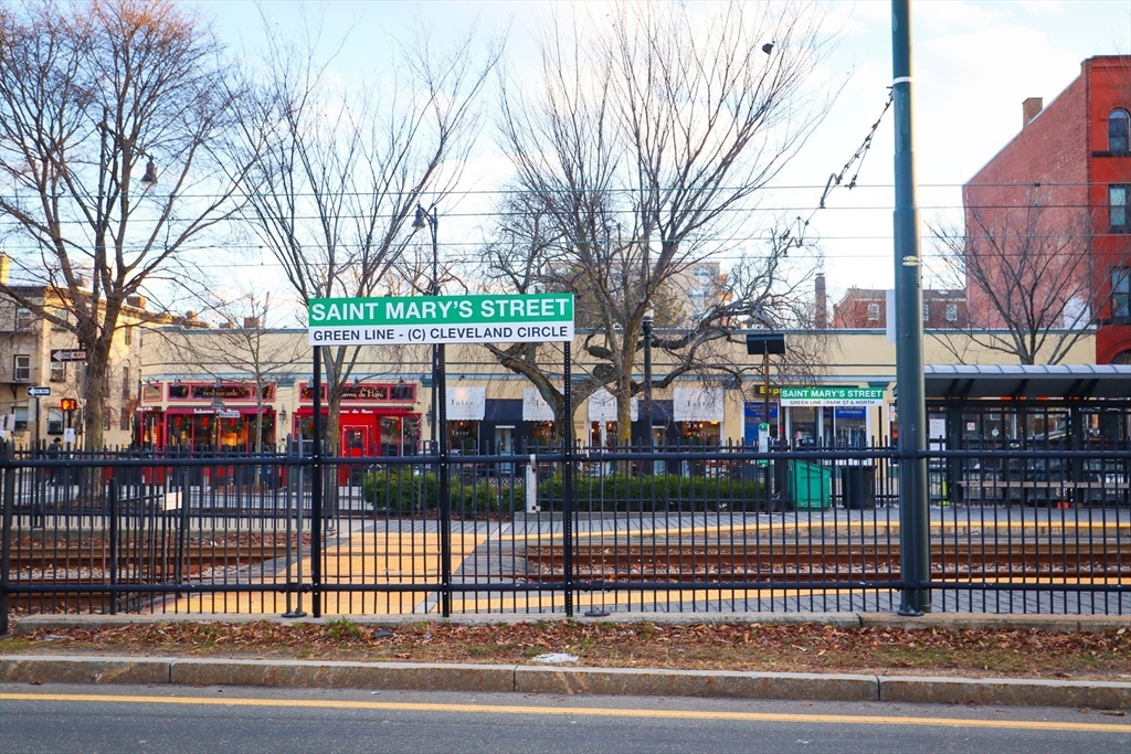 857 Beacon St # B4