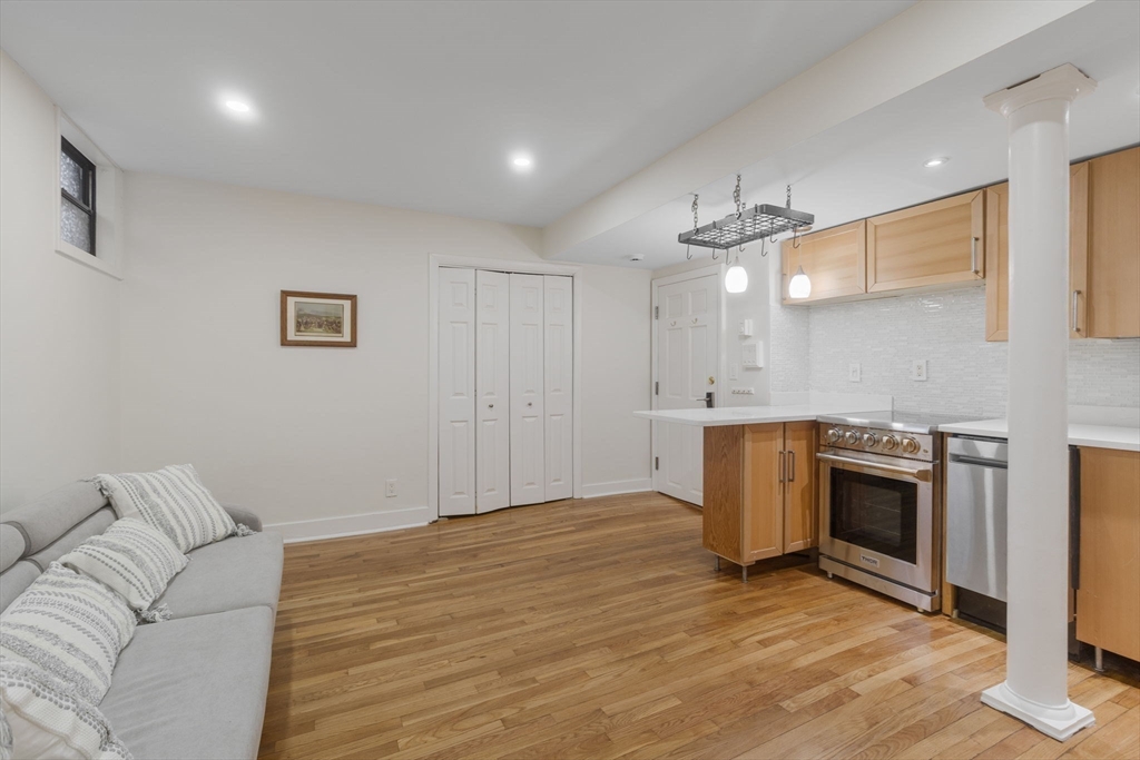 857 Beacon St # B4