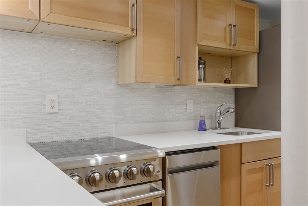 857 Beacon St # B4