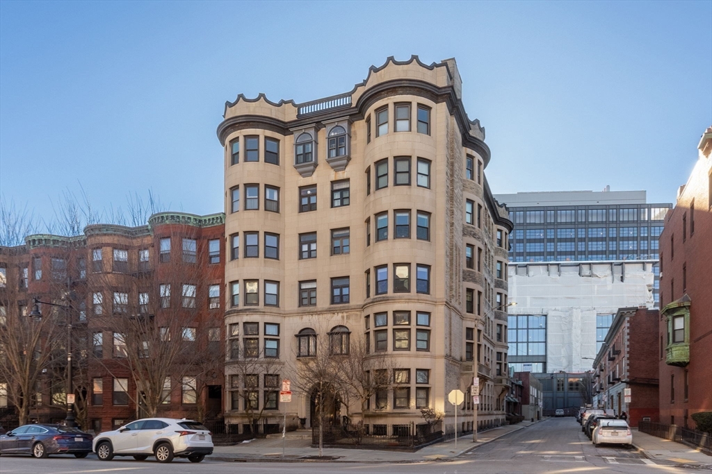 857 Beacon St # B4