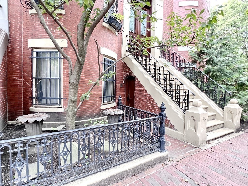 34 Yarmouth St # 3