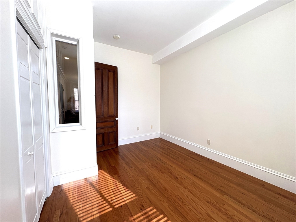 34 Yarmouth St # 3