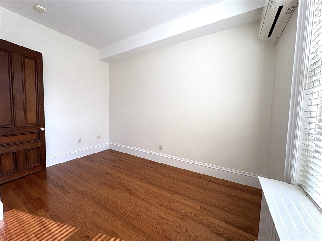 34 Yarmouth St # 3