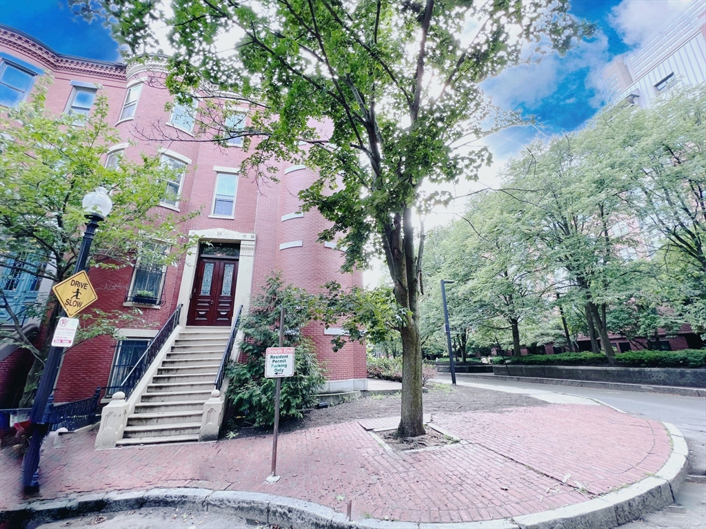 34 Yarmouth St # 3