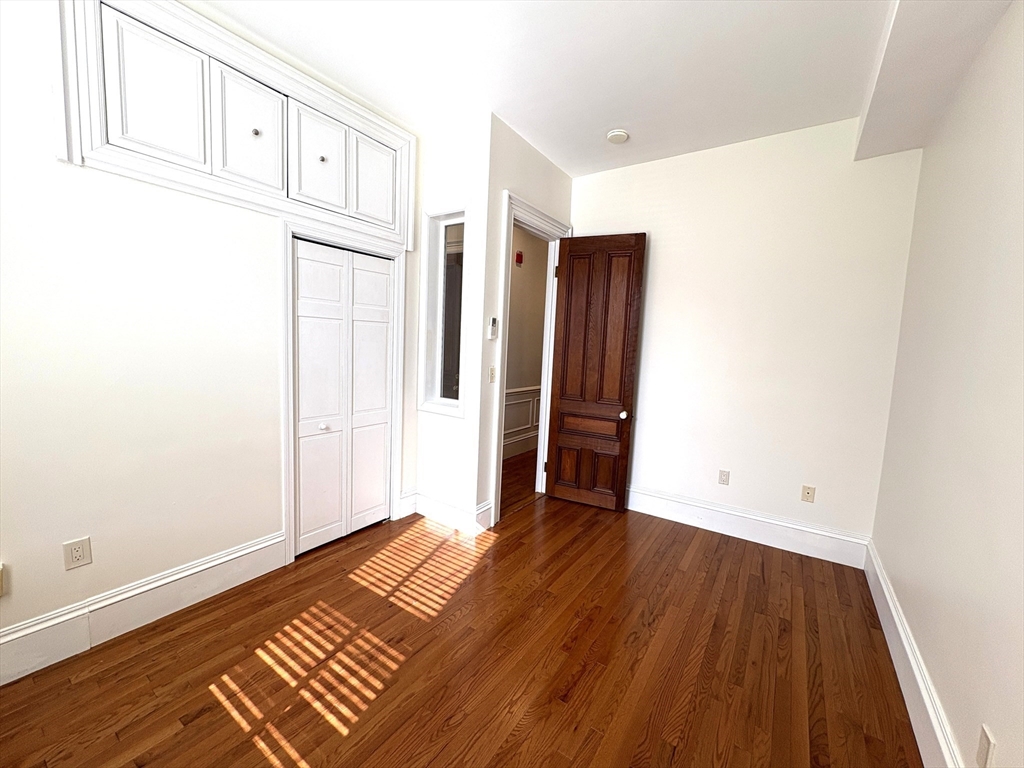 34 Yarmouth St # 3