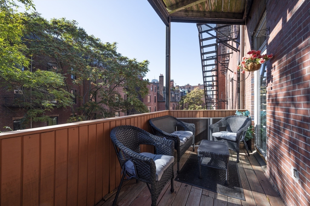 109 Beacon St # 4