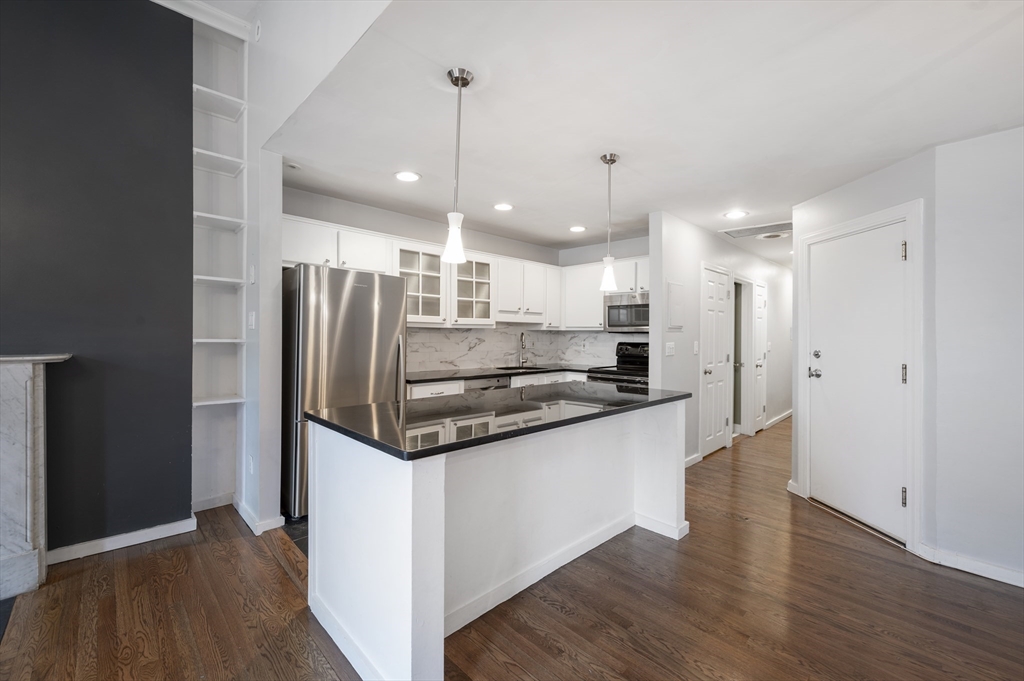 109 Beacon St # 4