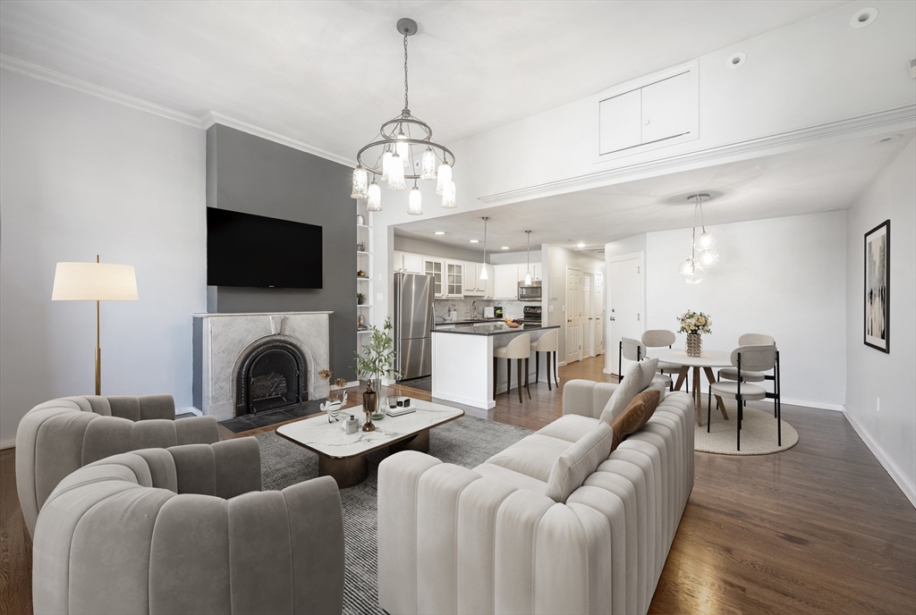 109 Beacon St # 4