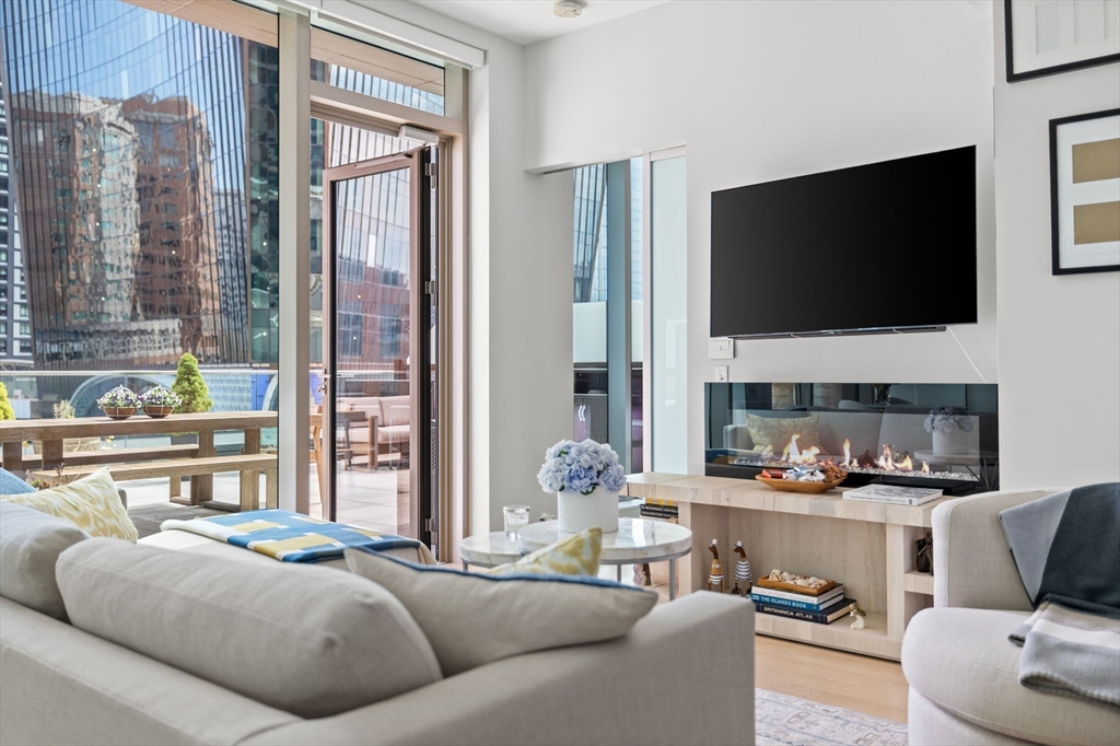 135 Seaport Blvd # 538