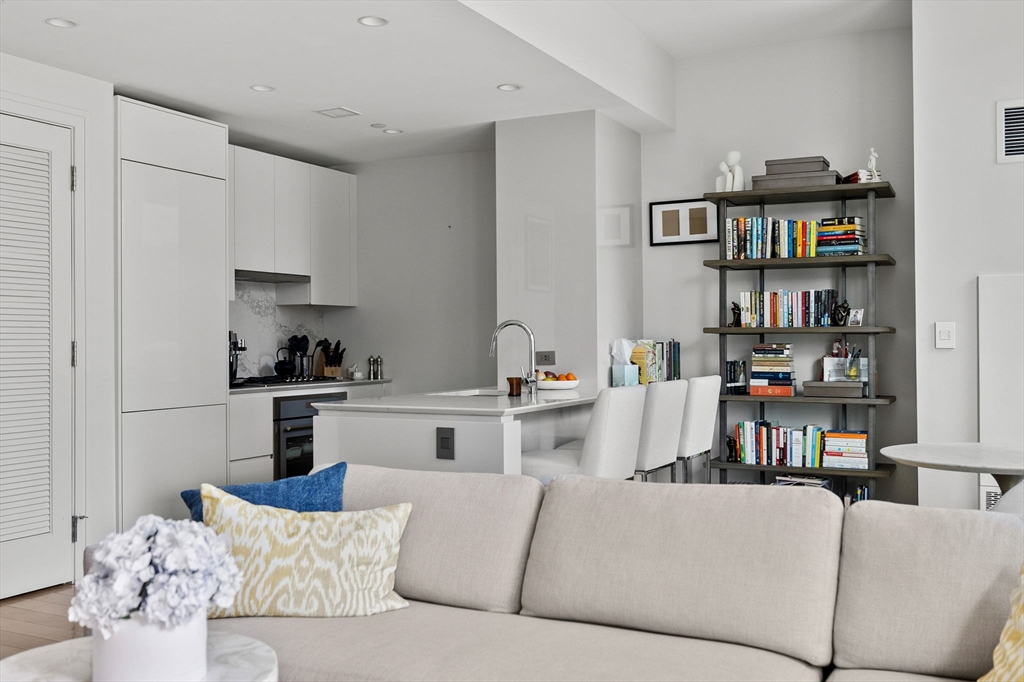 135 Seaport Blvd # 538