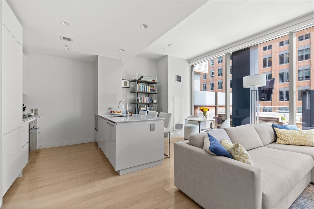 135 Seaport Blvd # 538
