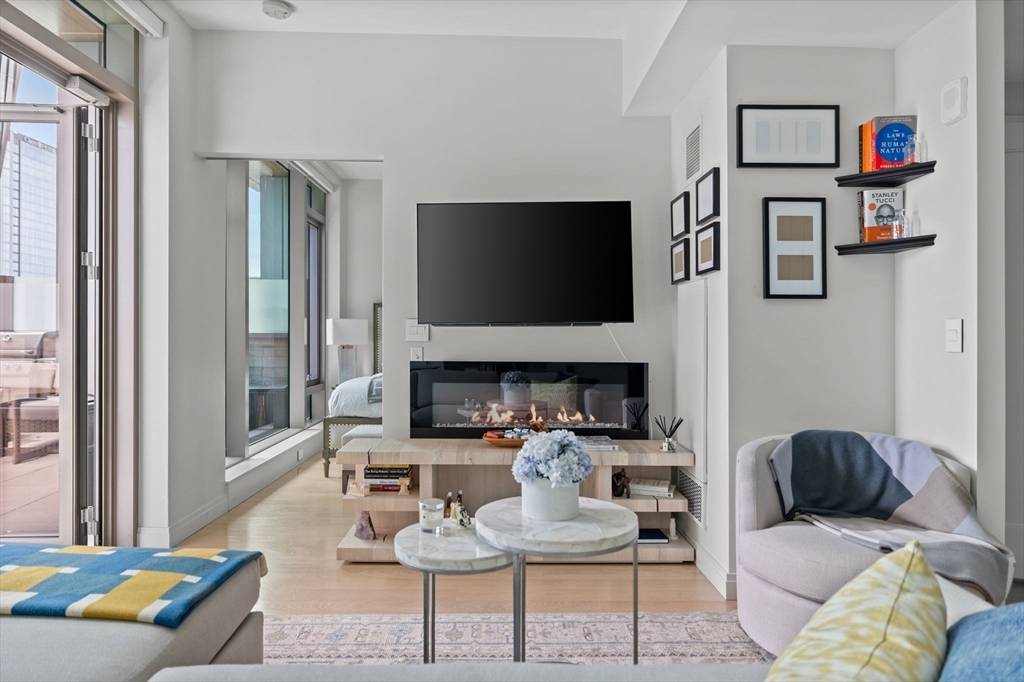 135 Seaport Blvd # 538
