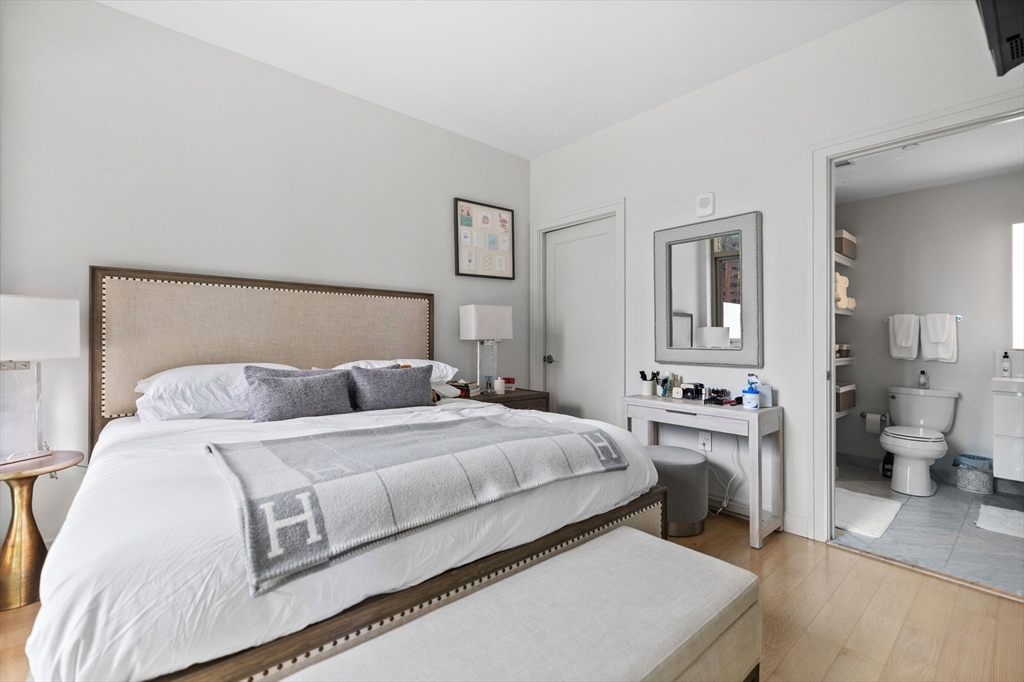 135 Seaport Blvd # 538