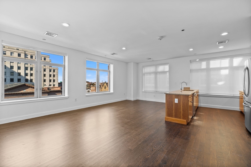 425 Boylston Street # 702