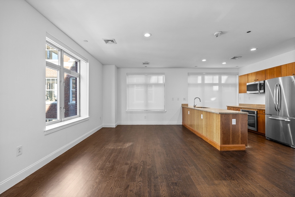 425 Boylston Street # 702