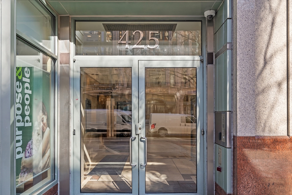425 Boylston Street # 702