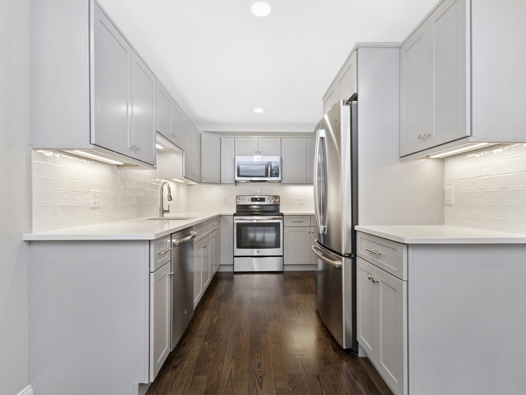 1789 Centre Street # 304