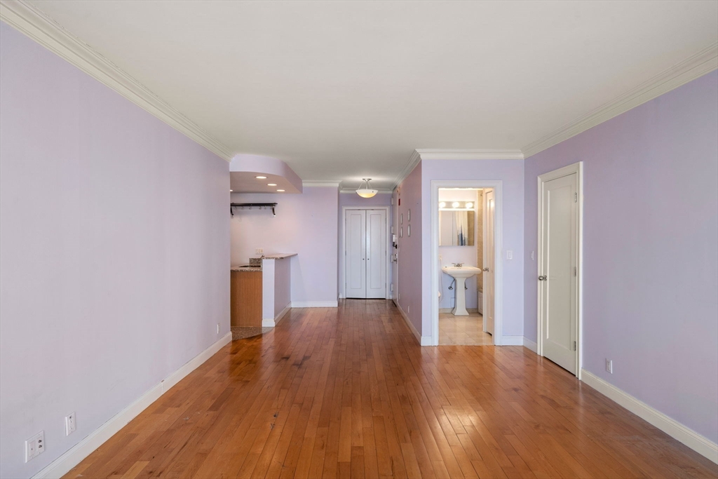65 East India Row # 32D