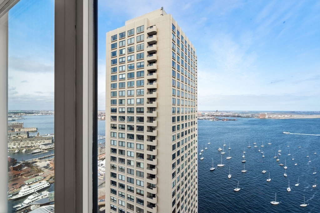 65 East India Row # 32D