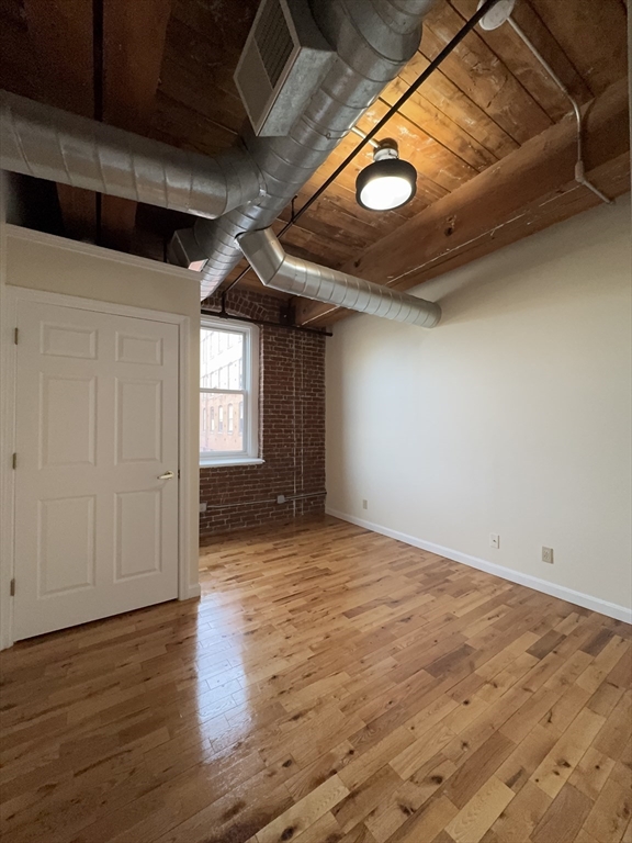 85 Harding St # 2B