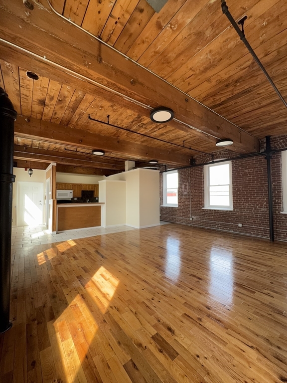 85 Harding St # 2B