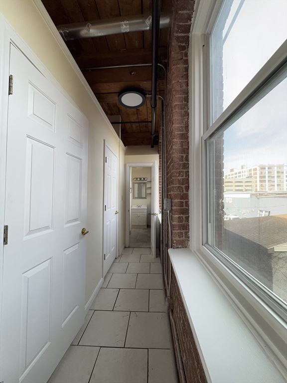 85 Harding St # 2B
