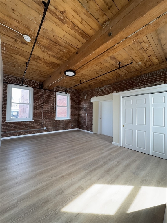 85 Harding St # 2B