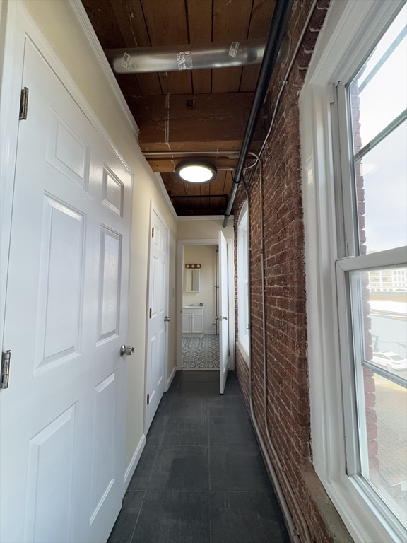 85 Harding St # 3B