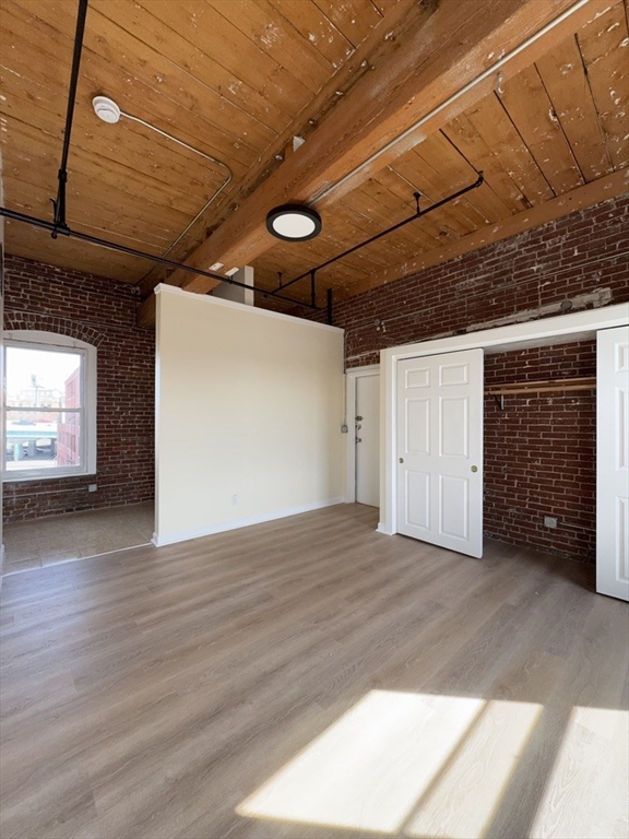 85 Harding St # 4B