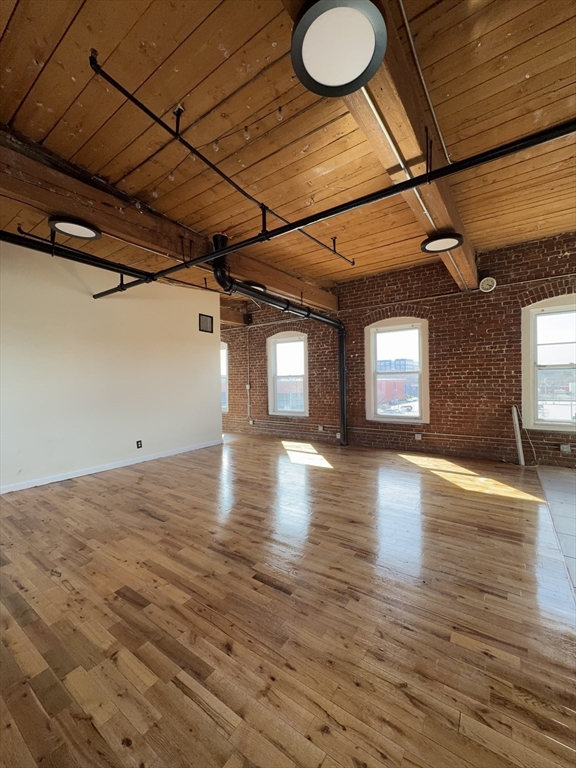 85 Harding St # 4B