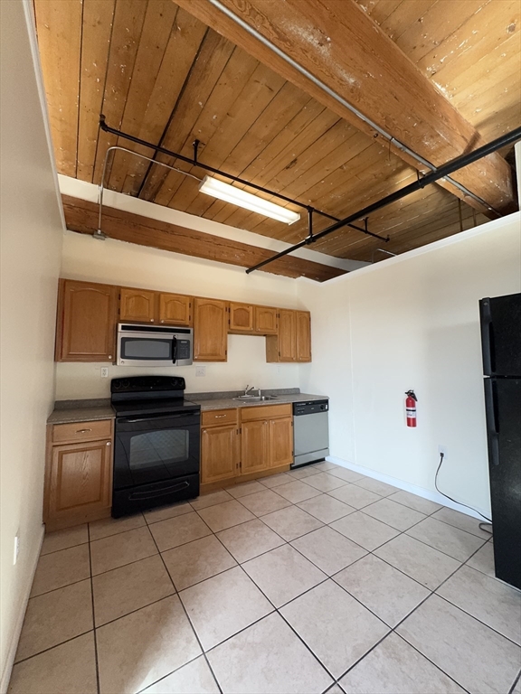85 Harding St # 4B