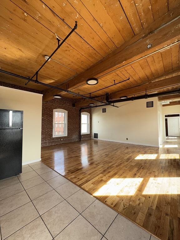 85 Harding St # 4B