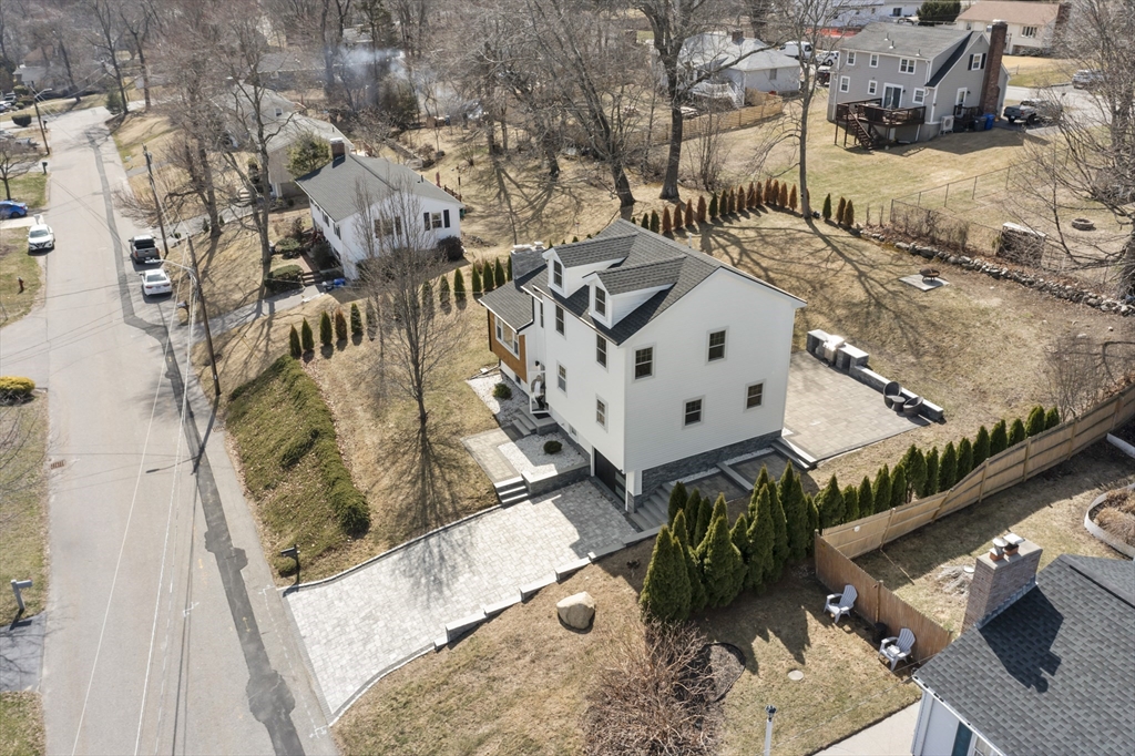 8 Edgewood Dr