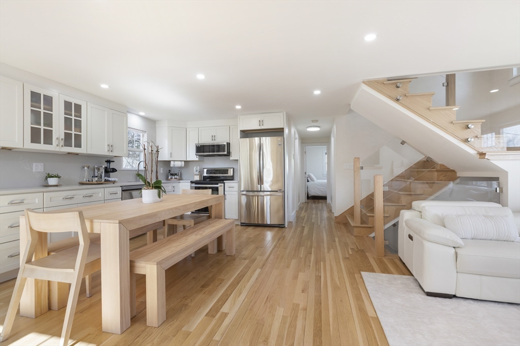 8 Edgewood Dr