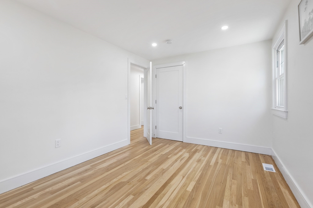 8 Edgewood Dr