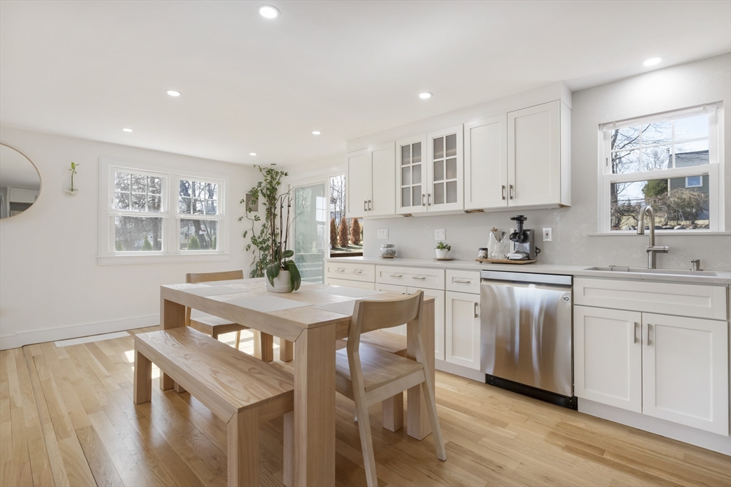 8 Edgewood Dr