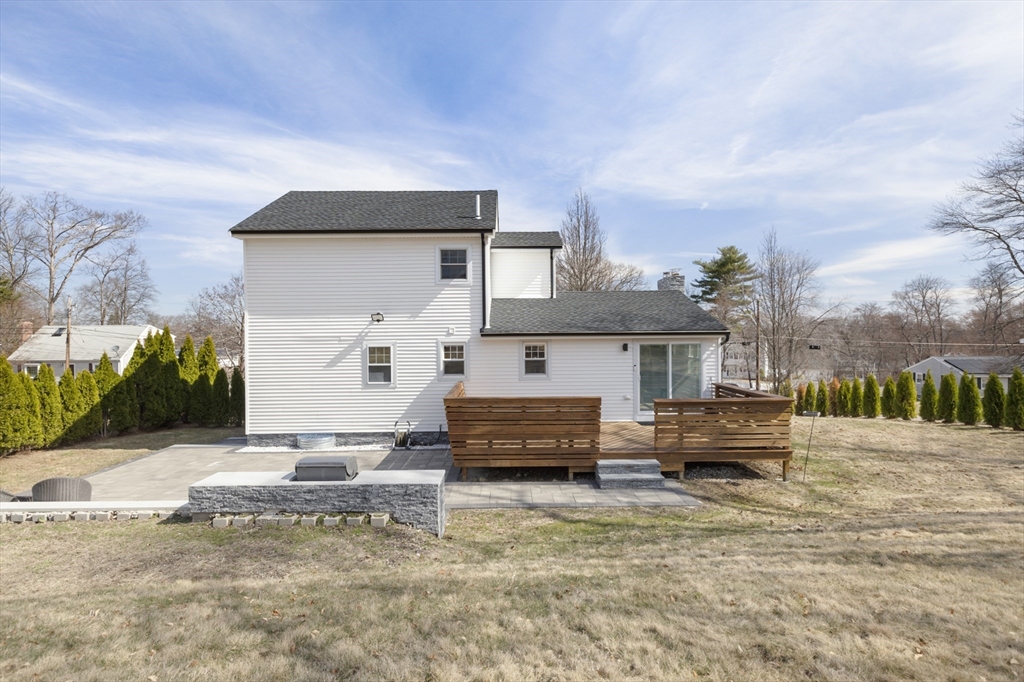 8 Edgewood Dr