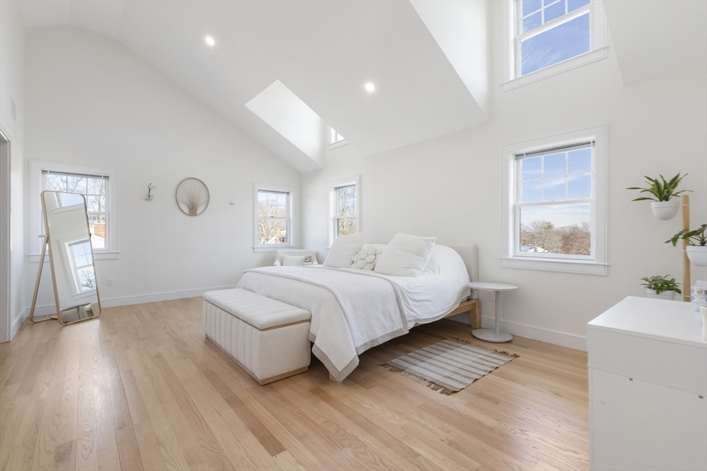 8 Edgewood Dr