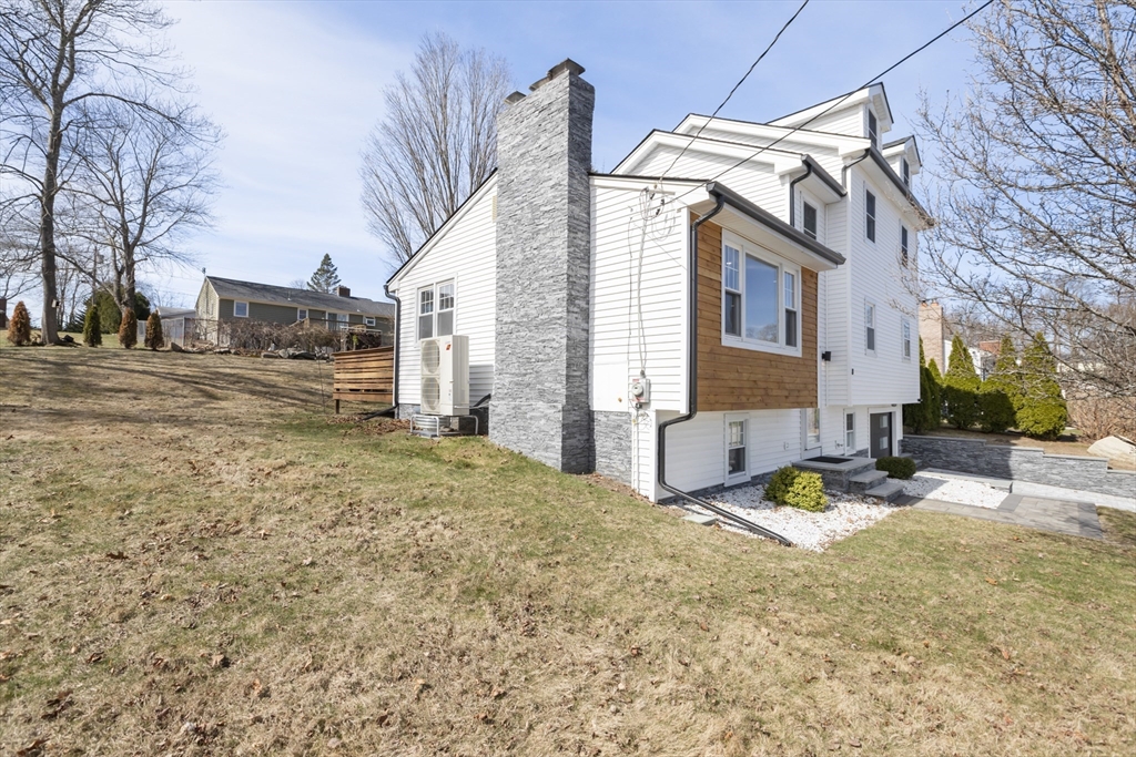 8 Edgewood Dr