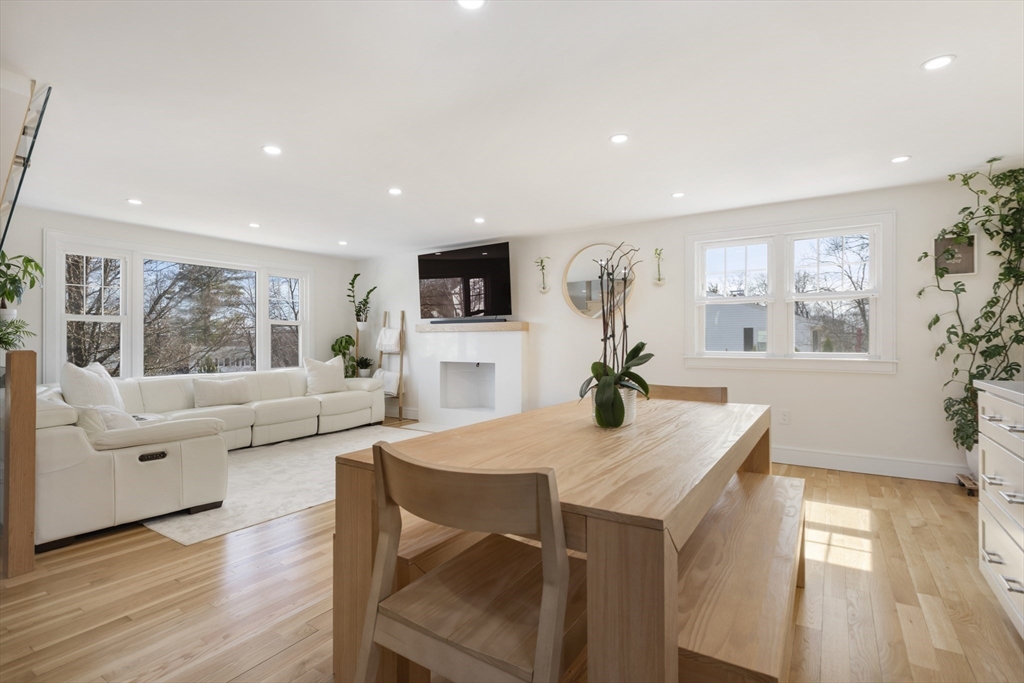 8 Edgewood Dr
