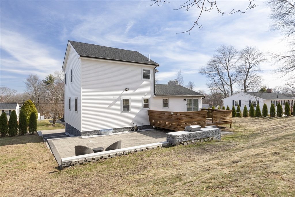 8 Edgewood Dr