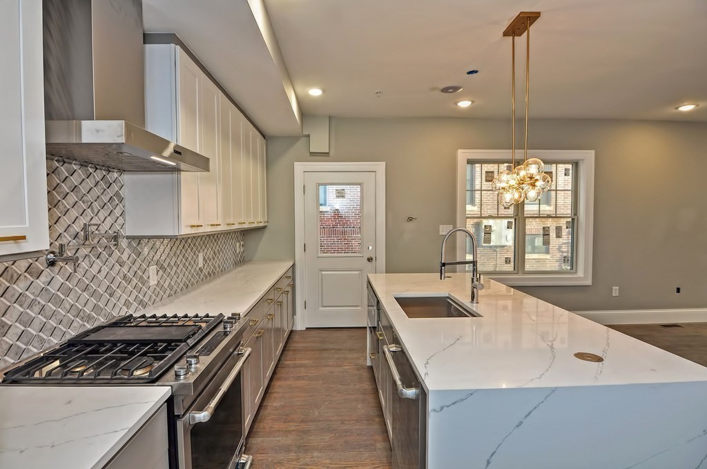 55 Hutchings Street # 3