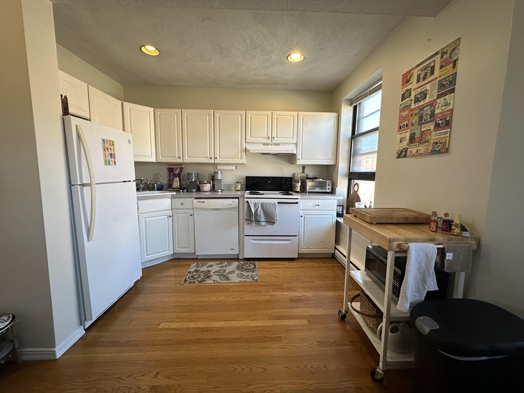 667 Massachusetts Ave # 4