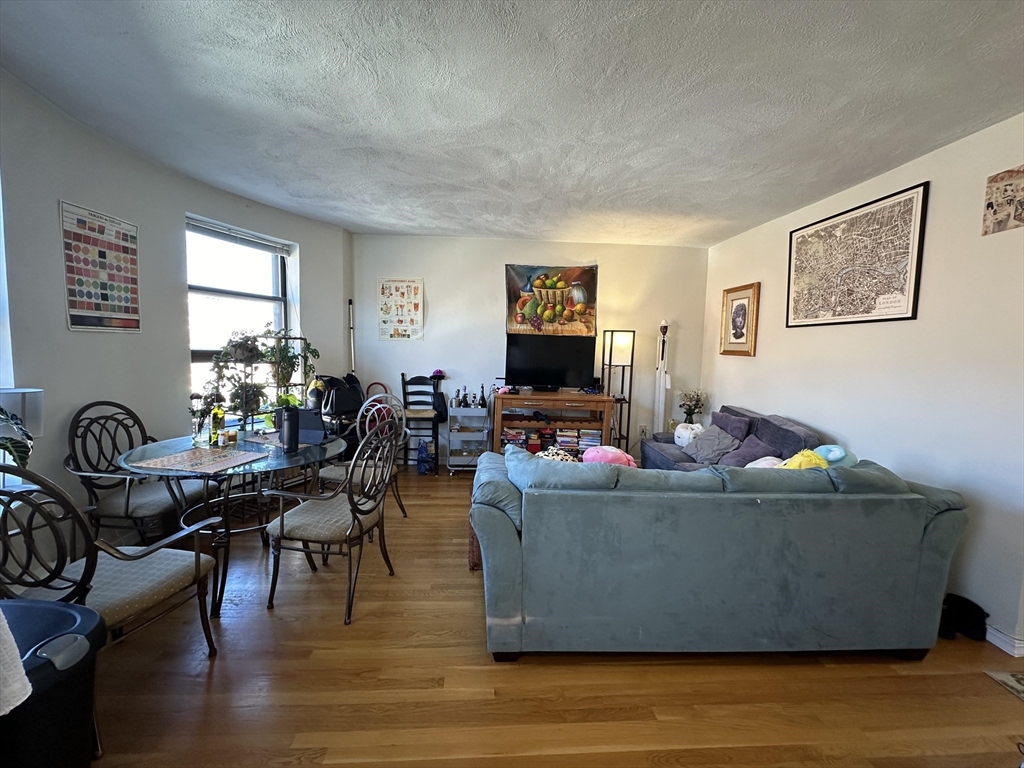 667 Massachusetts Ave # 4