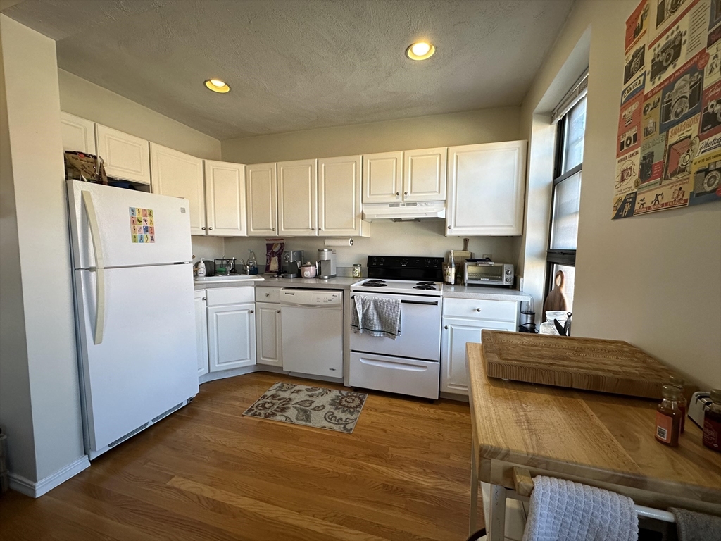 667 Massachusetts Ave # 4