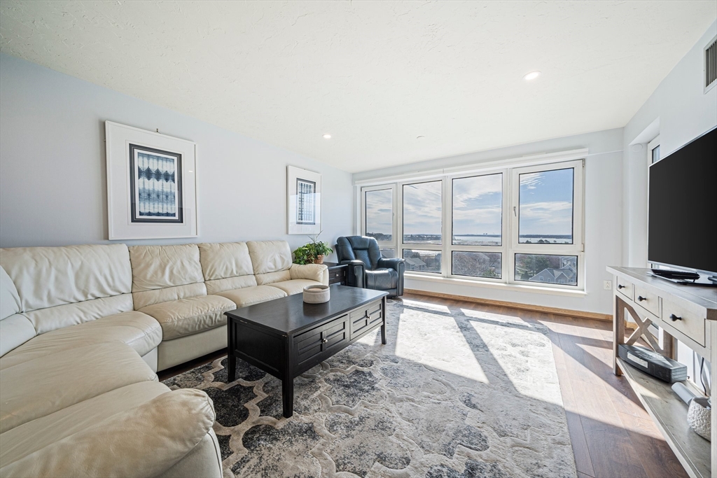 1001 Marina Drive # 612
