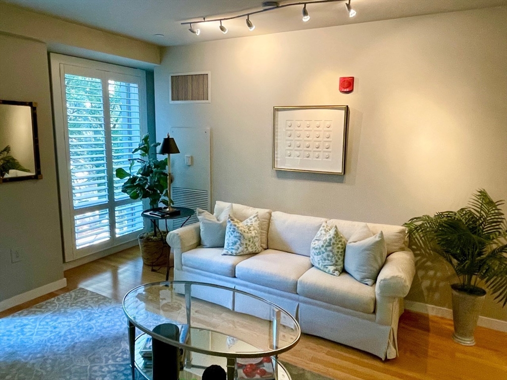 80 Broad Street # 209